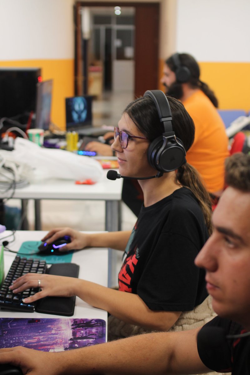 5ta LAN Party AAGOA (Día 2).

Fotos por: Sandra Grago.

Lugar: Casa de la Juventud de Gines (Sevilla).

<a href="/AytoGines/">Ayuntamiento de Gines 🇺🇦 Sevilla</a> <a href="/CasaJuventGines/">CasaJuventudGines</a>