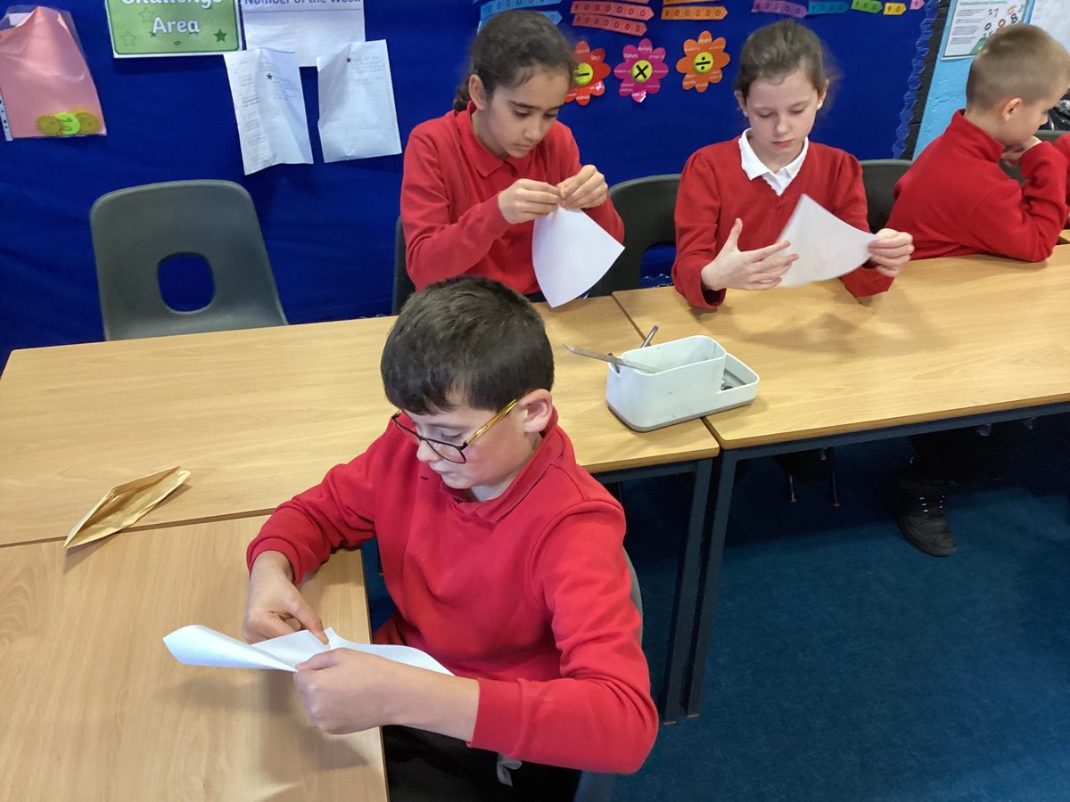 Dosbarth Cedar tweet media