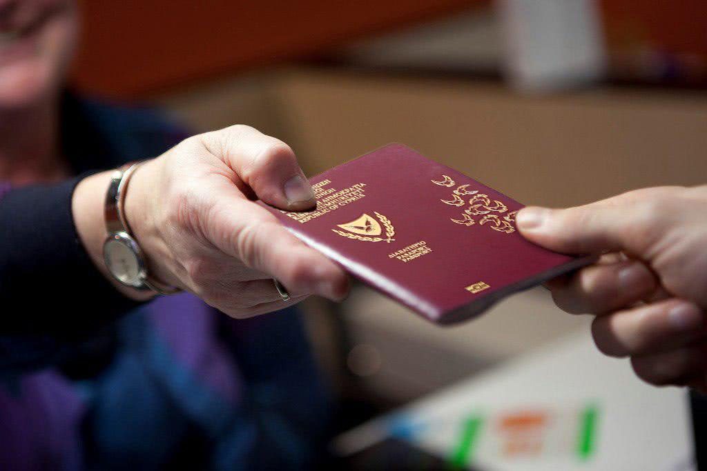 nexta_tv's tweet photo. ‼️ BREAKING: Cyprus revokes citizenship of 77 individuals, including Russian and Ukrainian oligarchs

The publication Politis released a list of 77 businessmen whose "golden" passports were revoked by the Cypriot authorities. Among them are:

- Alexey Kuzmichev, shareholder of Alfa Group ($6.6 billion net worth)  
- Igor Kesayev, owner of Mercury Group ($5.5 billion)  
- Mikhail Gutseriev, founder of Safmar Group ($3.7 billion)  
- Oleg Deripaska, founder of Rusal ($2.8 billion)  
- Vadim Moshkovich, head of Rusagro ($2.7 billion)  
- Alexander Ponomarenko, former chairman of Sheremetyevo Airport ($2 billion)  
- Sergey Lomakin, co-owner of Fix Price stores ($1.7 billion)  
- Former FSB investigator Sergey Kovbasyuk, as well as numerous wives of State Duma deputies.

The majority of those whose passports were annulled are Russians. The list also includes Chinese nationals, residents of Arab and Middle Eastern countries, Malaysian stockbroker Jho Low, accused of embezzling $4 billion, and Ukrainian billionaire Ihor Kolomoisky, who was arrested in Kyiv on charges of fraud and money laundering.

The publication cites three reasons for the revocation of passports: false declarations, criminal backgrounds, and failure to meet naturalization requirements.