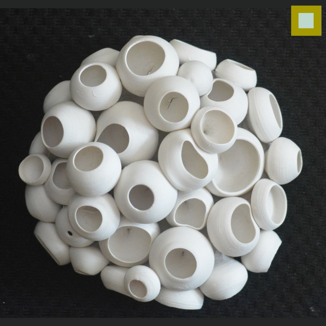 CoSoGallery's tweet photo. This Small Works Wednesday we wanted to mix it up and share some of the sculptural pieces in our Holiday Show!
.
.
#fineart #sculpture #copleysocietyofart #bostonart #newburystreet #bostongallery #ceramic #porcelain #copleysociety #boston #holiday https://t.co/22fXmv509l
