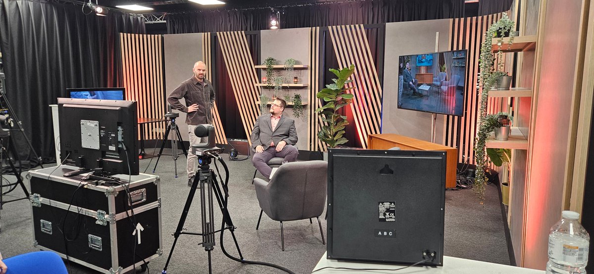 CloudJDF's tweet image. Life is all about new things! 🎙️ Just wrapped up my first-ever podcast with Devoteam, diving into Windows in the Cloud. Excited to share insights and learn from this amazing experience. Stay tuned for the release! #AVD #WindowsInTheCloud #Windows365  #AzureLocal