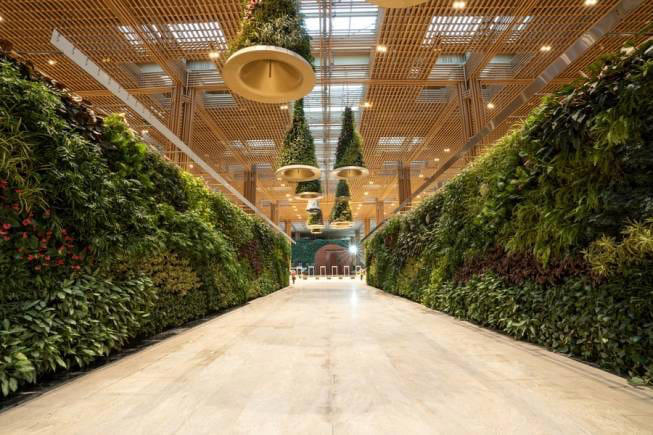 OMRcat's tweet photo. #Bengaluru becomes India’s third #busiest airport by #internationaltraffic 
Surpasses #Chennai and #Kochi in October 2024
1. Delhi : 17.5 lakh
2. Mumbai : 12.5 lakh
3. Bengaluru : 4.8 lakh
4. Chennai : 4.5 lakh
5. Kochi : 4.1 lakh
https://t.co/REgk4CQc8J https://t.co/wOT04pGRNm