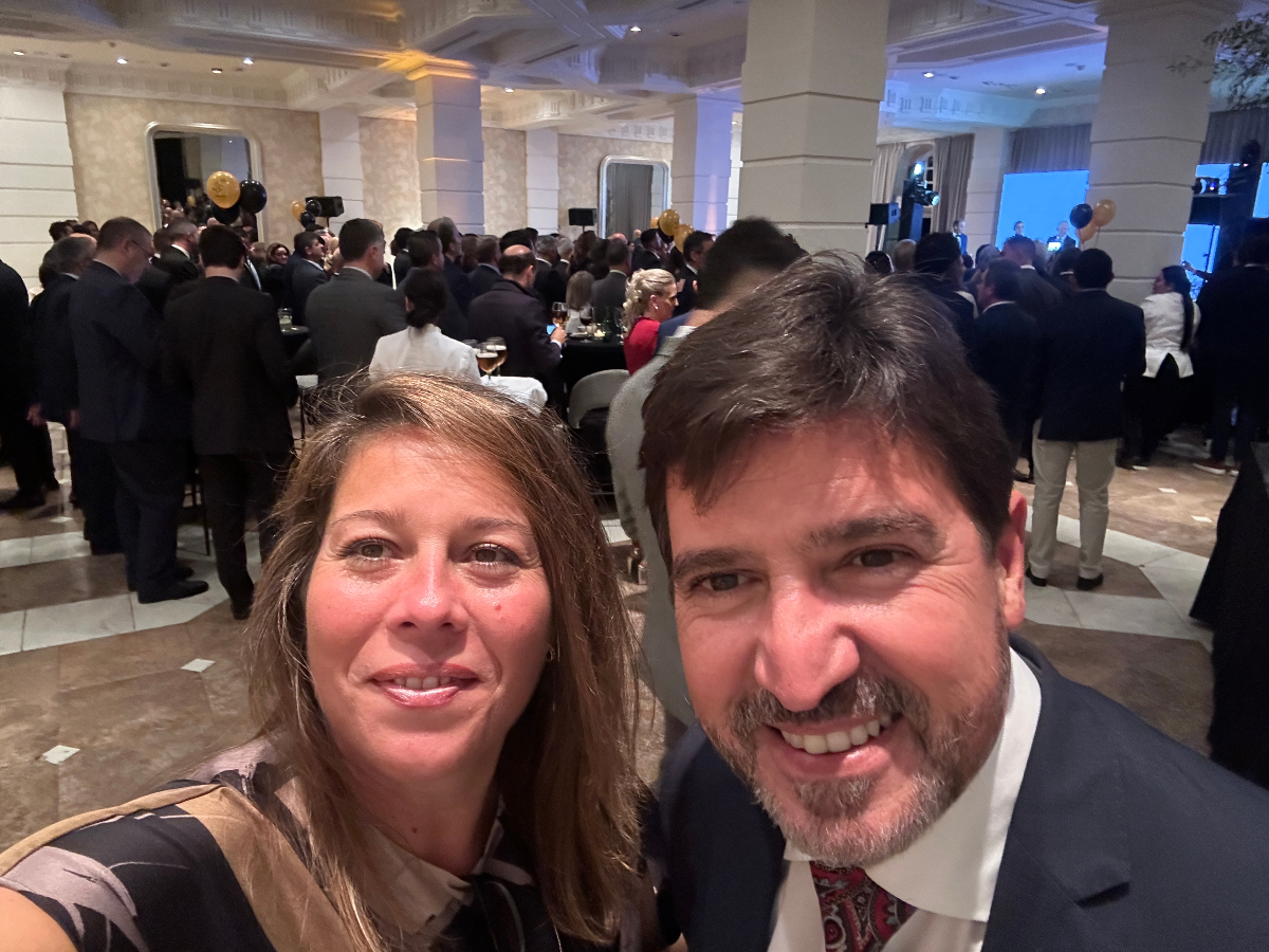 mercasurest's tweet photo. ✨ 25 años de INKO Cocinas: Humildad, Honestidad y Corazón ✨
La semana pasada tuvimos el honor de asistir al 25 aniversario de INKO, nuestro distribuidor de mobiliario de cocina. Un evento lleno de emoción, valores y pasión que refleja lo que esta gran familia representa. 🏠❤️ https://t.co/78tqt9ujU5