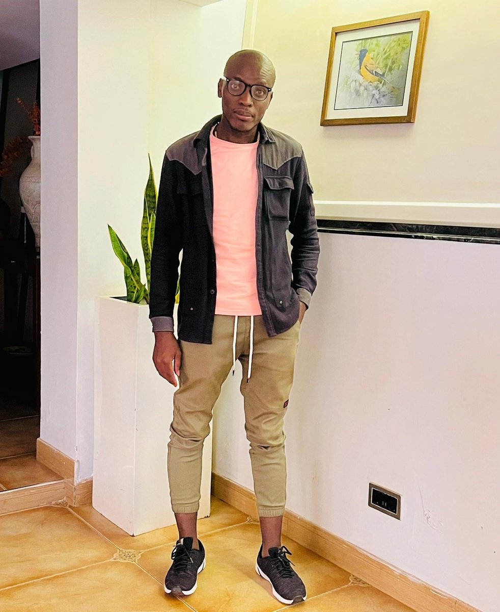 alexatweme's tweet image. Confidence isn’t noise; it’s the quiet strength in your stance, the grace in your steps, and the power of owning your space. Stand tall, no matter how the world moves. #OwnYourJourney #Unstoppable