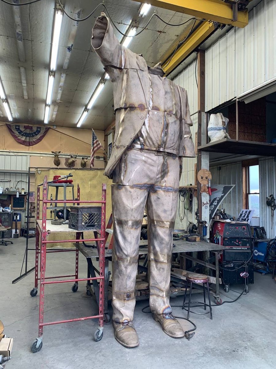 LeadingReport's tweet photo. BREAKING: President-elect Trump is being honored with a two-story-tall bronze statue, designed to capture his iconic defiant fist pump following the assassination attempt on his life in Butler, Pennsylvania, last July.

The statue is hoped to be unveiled at Trump’s inauguration. https://t.co/4qMiHAIc2X