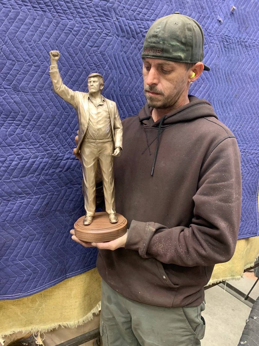 LeadingReport's tweet photo. BREAKING: President-elect Trump is being honored with a two-story-tall bronze statue, designed to capture his iconic defiant fist pump following the assassination attempt on his life in Butler, Pennsylvania, last July.

The statue is hoped to be unveiled at Trump’s inauguration. https://t.co/4qMiHAIc2X