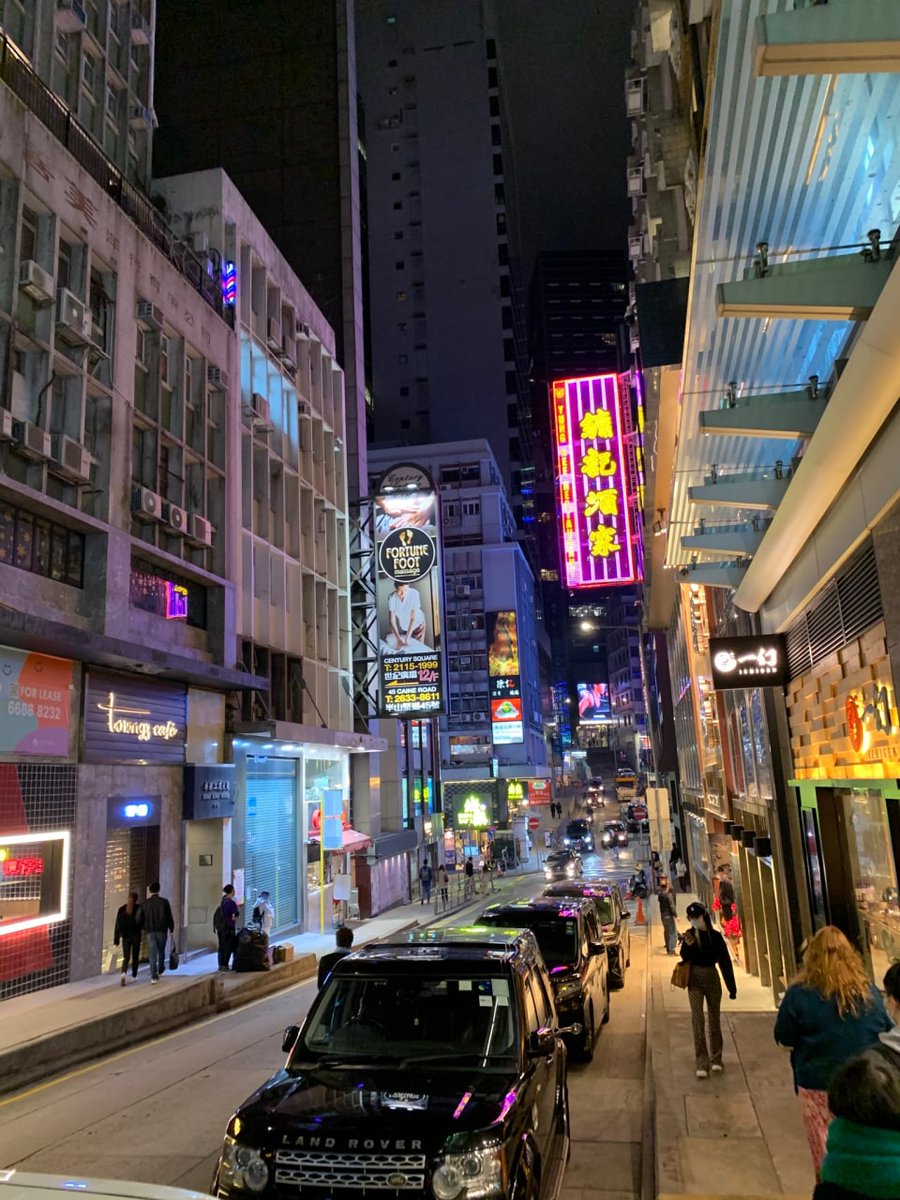 It’s really beautiful to go out at night and see this night view.