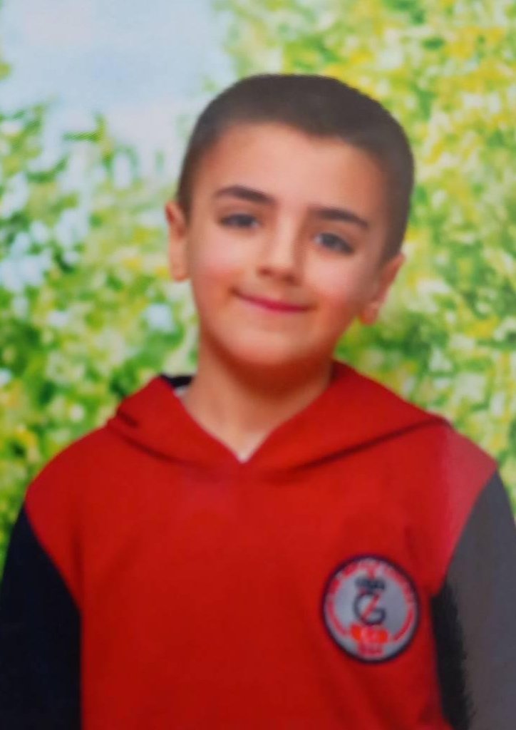 Otizmli Tarık Ve 2 kardeşi
Yıllardır hem annesiz hem babasız

Çünkü cezaevindeler
Suçları öğretmen olmak..

Tarık'ın Babasına ihtiyacı var..

<a href="/adalet_bakanlik/">T.C. Adalet Bakanlığı</a>

TarıkBabasını Bekliyor

#DemetÖzdemir