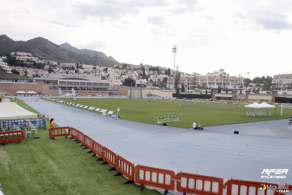 🏟️ Designación de sedes y cambio de fecha 2025

👉🏼 #CEclubesSub14 
📍 Nerja (Málaga)
📆 18-19 de octubre 2025
➡️ Se retrasa una semana por petición del organizador 🚨

‼️ Además el #CEclubesSub16 se adelanta al 📆 11 de octubre 
📍 Pendiente