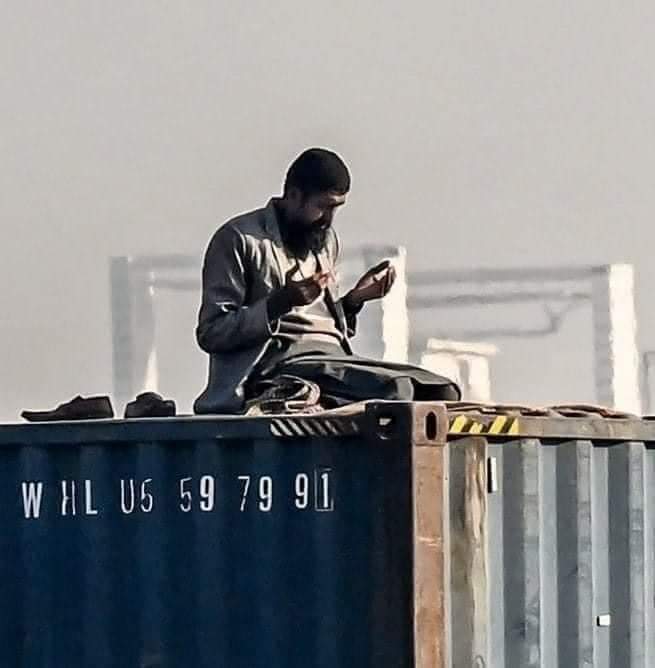 کسی مسلمان کو نماز ادا کرتے ہوئے شہید کرنے کا اعزاز پہلے اسرائیل کو حاصل تھا اب ریاست پاکستان کو بھی حاصل ہوگیا
💔😭