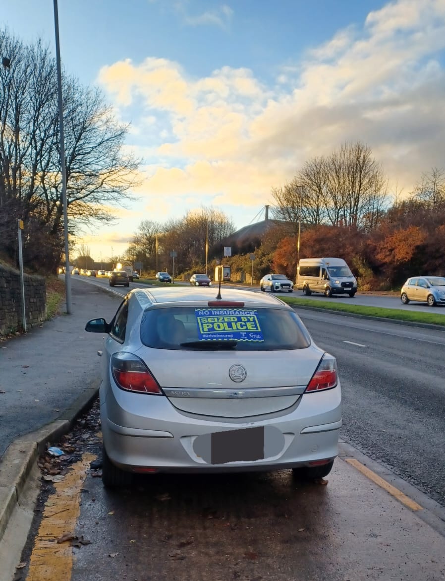 Bradford Special Constabulary (@wyp_bdspecials) on Twitter photo SO 8608 Crossley is working with <a href="/WYP_Steerside/">Steerside Enforcement Team</a> today.
This vehicle was seized on Rooley Lane, on <a href="/WYP_BradfordE/">West Yorkshire Police - Bradford East</a>
The driver didn't have any insurance.
Vehicle seized and driver reported for the offence. #Fatal5
<a href="/WYP_Specials/">WY Police Specials</a> SO 8608 Crossley is working with <a href="/WYP_Steerside/">Steerside Enforcement Team</a> today.
This vehicle was seized on Rooley Lane, on <a href="/WYP_BradfordE/">West Yorkshire Police - Bradford East</a>
The driver didn't have any insurance.
Vehicle seized and driver reported for the offence. #Fatal5
<a href="/WYP_Specials/">WY Police Specials</a>
