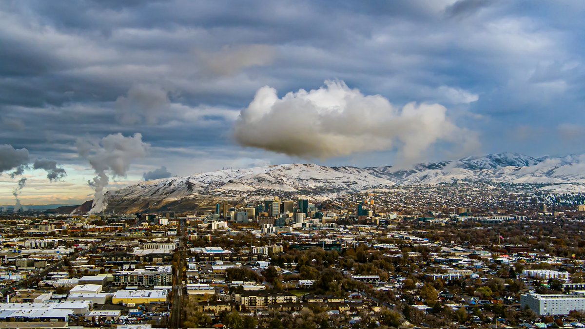 Grallon's tweet image. Look how #beautiful the #clouds look floating around the #Wasatch #mountains #Weather #Utah #drone #autelrobotics #slc @natwxdesk @DroneHour @AutelRobotics @abc4utah @StoryfulViral @KSL5TV @weatherchannel @KUTV2News @WeatherNation @fox13 @GovCox
