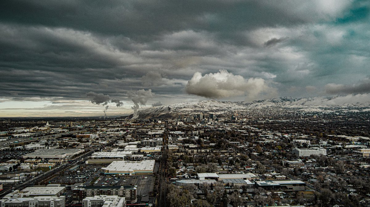 Grallon's tweet image. Look how #beautiful the #clouds look floating around the #Wasatch #mountains #Weather #Utah #drone #autelrobotics #slc @natwxdesk @DroneHour @AutelRobotics @abc4utah @StoryfulViral @KSL5TV @weatherchannel @KUTV2News @WeatherNation @fox13 @GovCox