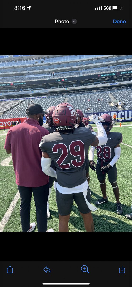 Scholarship Offers are going out today!

Morehouse is Looking for Grown men on the field amongst children.

All Transfers , Juco, &amp; Seniors 
Drop your highlights below to be evaluated! #MorehouseFB