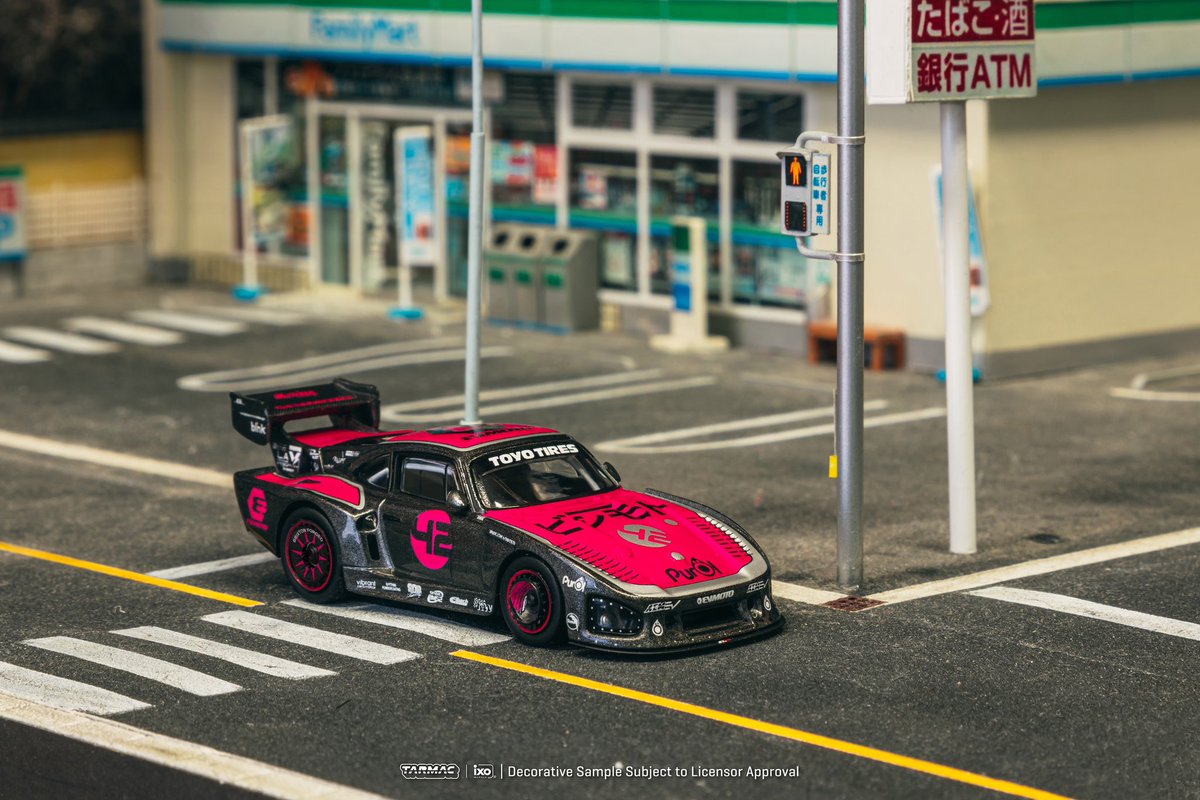 bisimoto's tweet image. Pre-orders now available, just in time for the holidays, via tarmacworks.com
The 1:64 scale, #Bisimoto Porsche 935 #K3V.