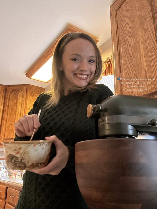 Watch Pristine Edge's leaked NSFW photo on TwXstars