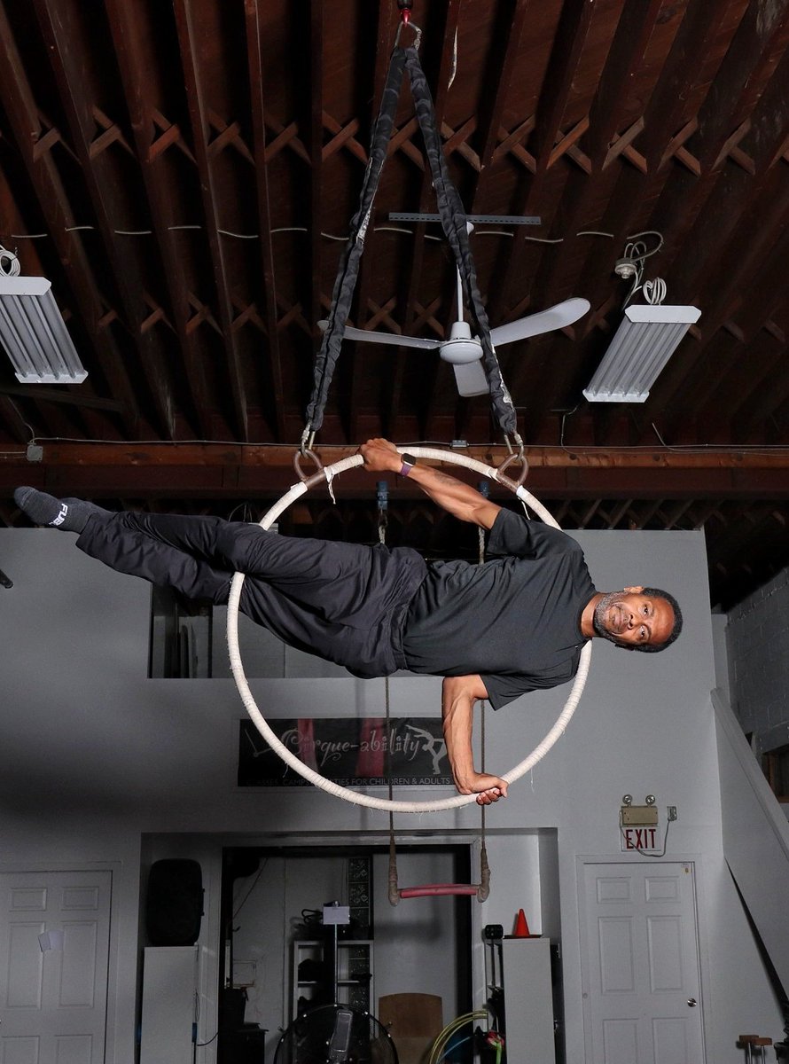 MalekeDr's tweet photo. I brought my camera and flash to work and this is what I came up with in these self portraits #fun #trapeze #arielhoop #trick #training #fitness #circuslife #fitdad #over40andfit #photography #selfportraitphotography #photo #canon #canonsl2 https://t.co/cRlDzLb8jg