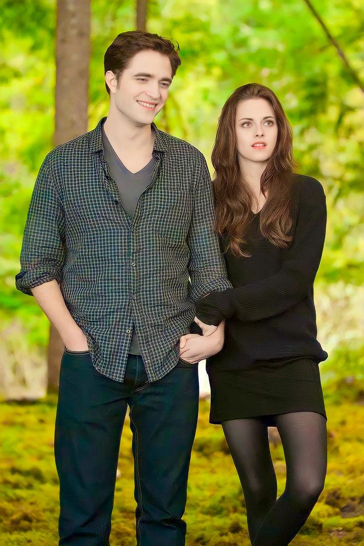 cinematicteas__'s tweet image. @setimaartetv These posts playfully reflect the essence of Twilight—from the brooding vampire romance to the high school melodrama—while engaging in a lighthearted, humorous tone perfect for Twitter. #Twilight #VampireDrama #HighSchoolProblems