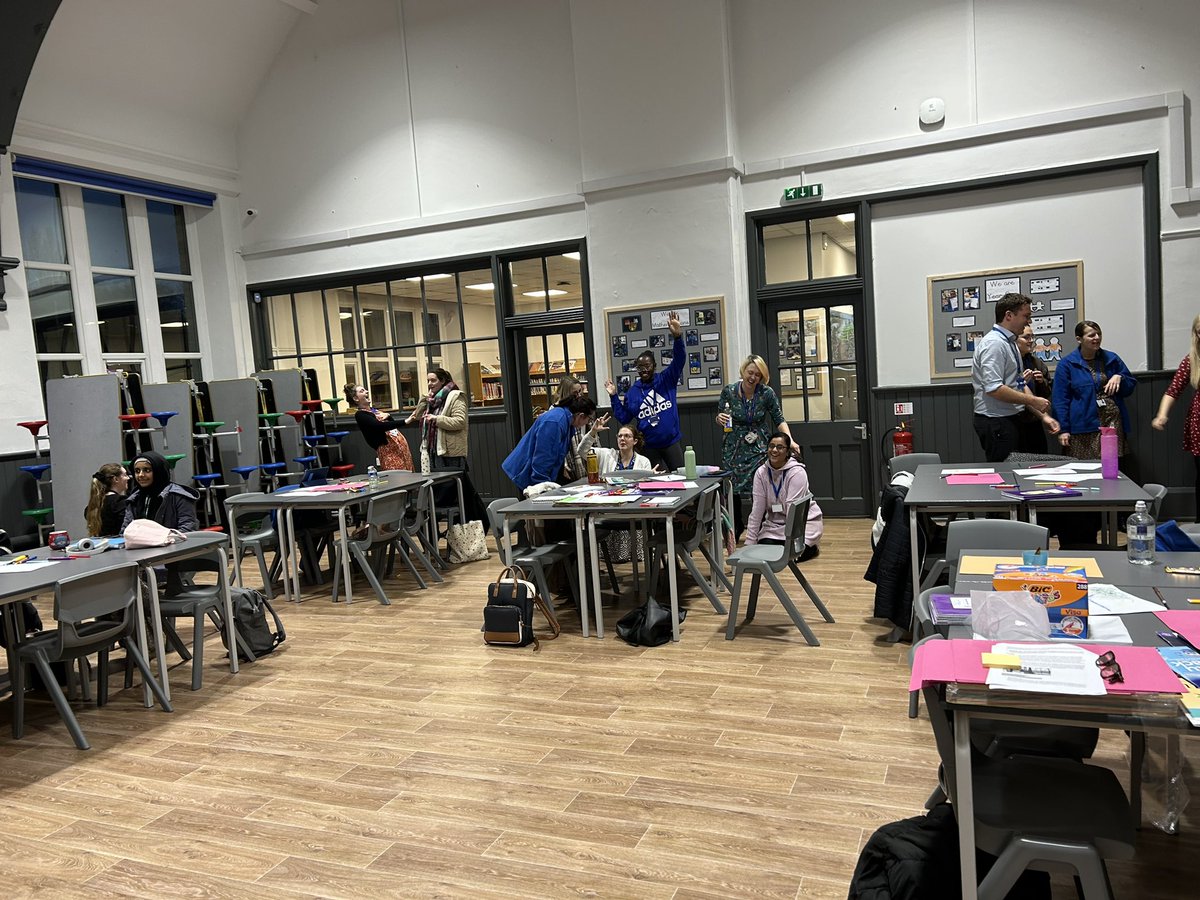 lisa_stephenso's tweet photo. 🎉working with teachers @BowlingParkPS today to launch a 1 yr project embedding oracy for social-emotional literacy across all year groups! 
We’re building on 2 yrs of curriculum co-design/research using dramatic inquiry to activate learning @EducationLBU @storymakersCo @phf_uk https://t.co/XhKHtDZVwC