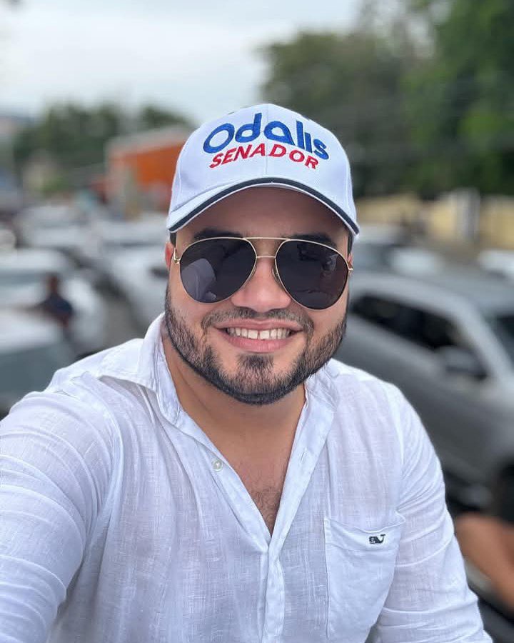 ALBINCEPEDA's tweet image. ¡BOMBA! 😱 Atrapan a un “compañerito” traficando medicamentos controlados. 😡 Resulta que trabajaba para Promese/Cal en Esperanza, provincia Valverde. ¿Cuántos más están metidos en esto? 🚨 #CorrupciónRD #PromeseCal