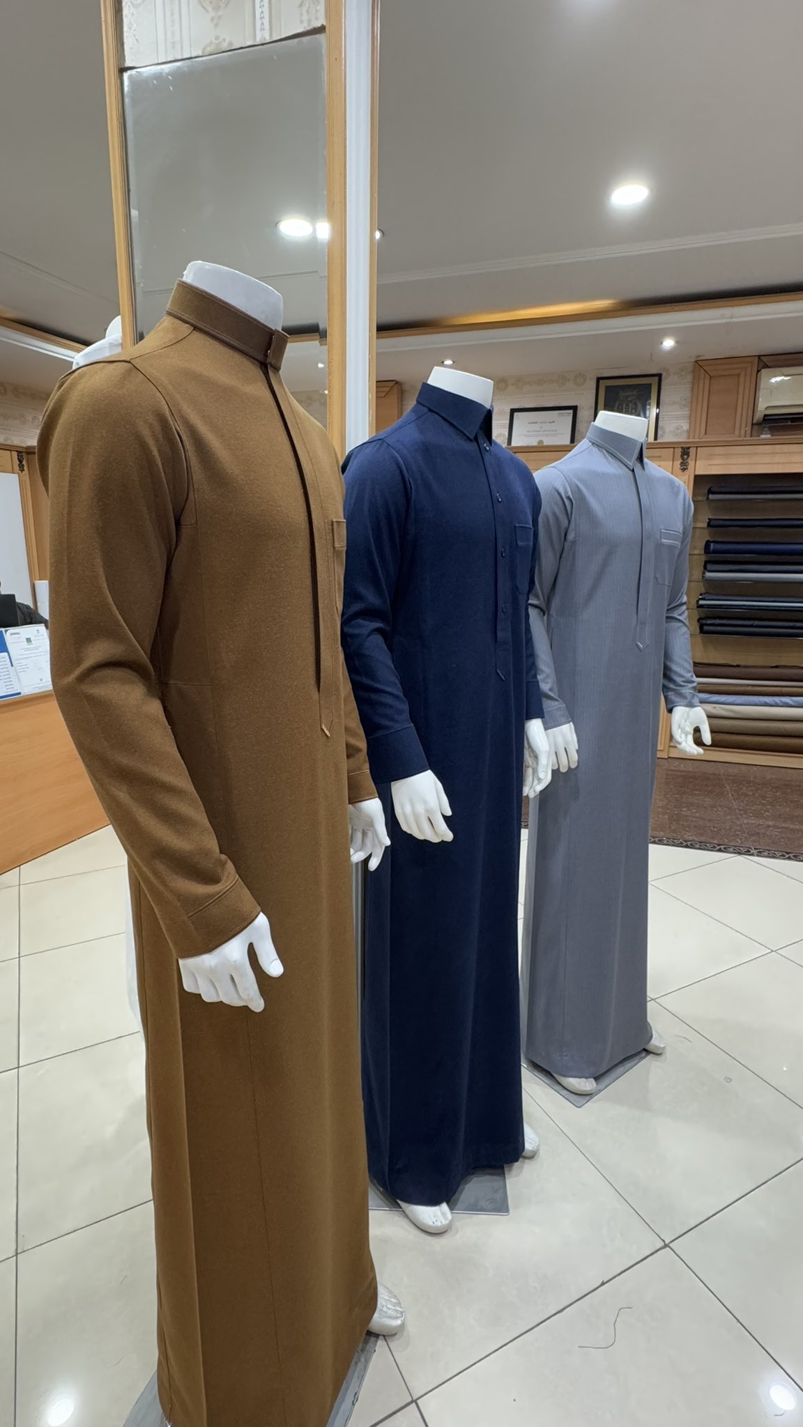 زِيرجوف on X: افضل خياط ثياب رجالي ؟! بعد تجارب كثيرة في خياطين الثياب في  الرياض.. كبك قلاب - من افضل ما جربت. مقاسات وحشوات ومع القلابي حكاية  ثانية😁👌. عطونا تجاربكم 👇🏼.