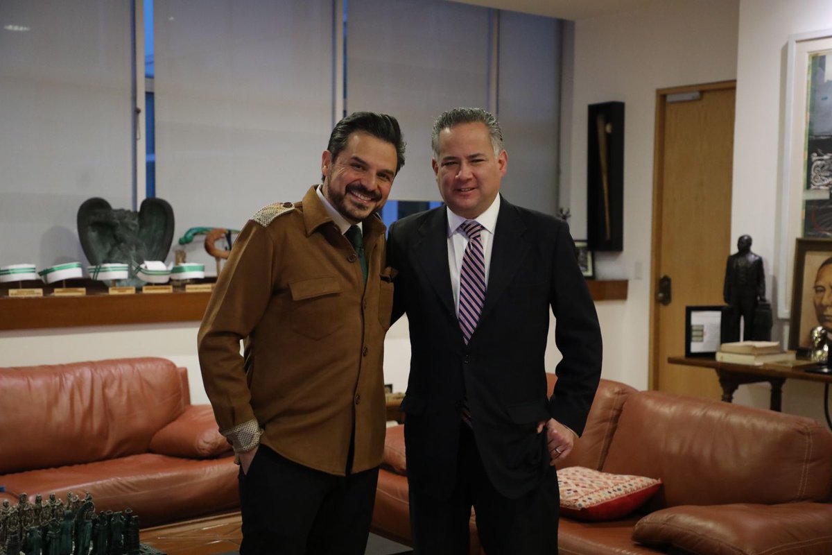 SNietoCastillo's tweet image. Ayer visité a mi amigo @zoerobledo. Para coordinar acciones con el objeto de elevar el número de patentes de las y los investigadores del IMSS.