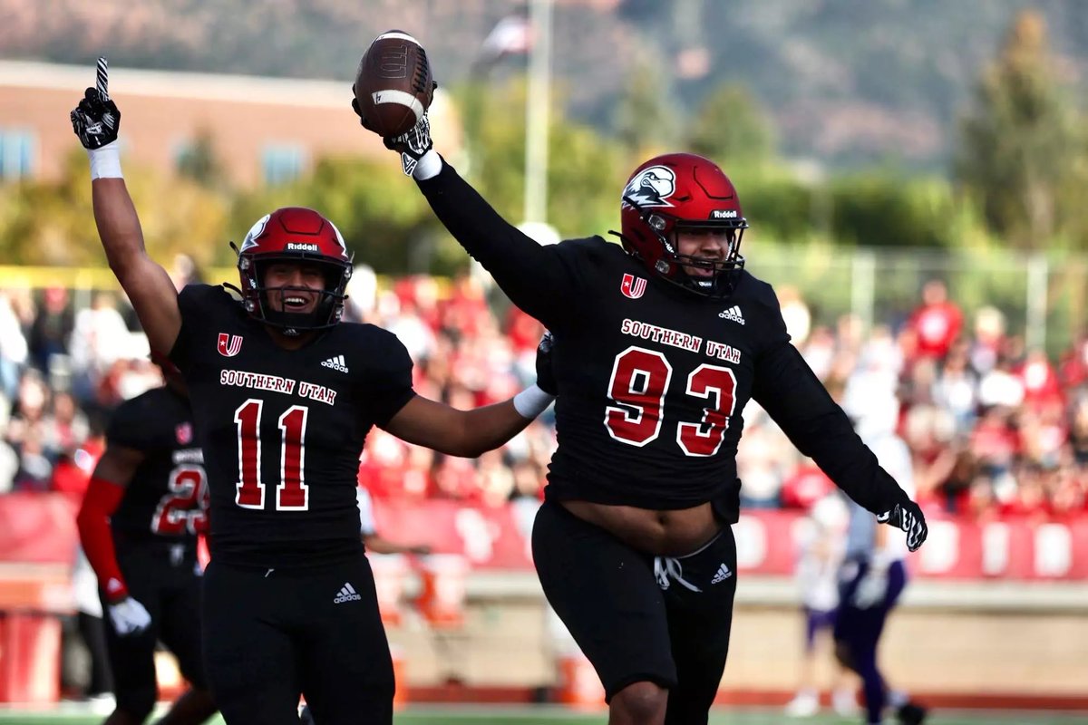 JerryWashin414's tweet photo. After a great conversation with  @delanefitz and @OlineCoachWhite I am blessed to receive my 6th D1 offer from @SUUFB_ !!!!!
@AZcoachHenri @DEdgeFootball https://t.co/szDOdkbxdc