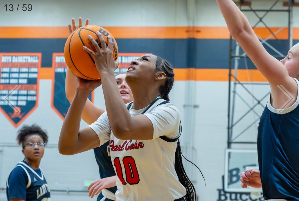 Lamya Robertson tweet media