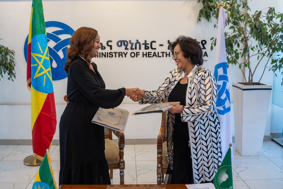 NEPAD_Agency's tweet photo. Addis Ababa, Ethiopia โ Nov 27, 2024
On the margins of the 8th #PIDAWeek , @NEPAD_Agency and Ethiopia's Ministry of Health have signed a Declaration of Intent to advance Ethiopiaโs health sector & national priorities.
Key focus areas : Sexual & Reproductive Health, Medical Safety, Malaria Control, Workforce Development & Pharmaceutical Growth.
#PIDAWEEK2024 #Agenda2063