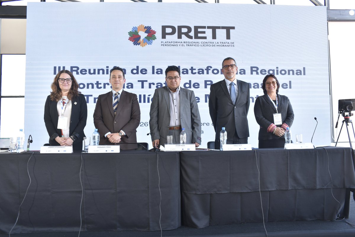 Eurofront_UE's tweet photo. Con la presencia de autoridades del Estado Plurinacional de Bolivia, de la República del Perú y de la Unión Europea en Bolivia, se realizó el acto de clausura de la III° Reunión de la Plataforma contra la Trata de Personas y el Tráfico Ilícito de Migrantes #PRETT.

#AlertaTrata https://t.co/6isTvRzlG3