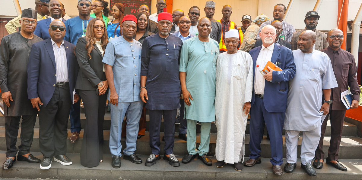 SifaxGroup's tweet photo. The Senate Committee on Privatisation has visited the Ports and Cargo terminal, Lagos recently as part of its oversight functions. https://t.co/pZmpIULhAP