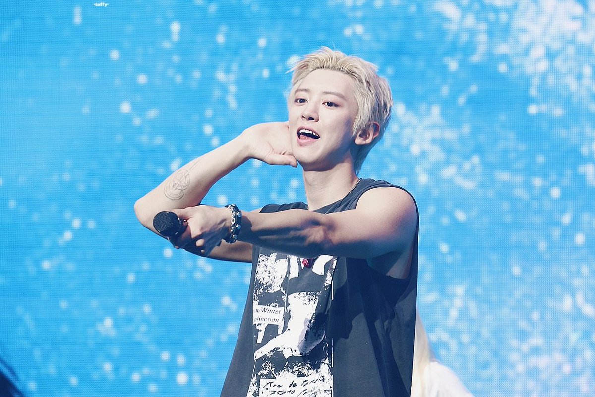 Listen to your voice 

#항_찬_편
#HappyChanyeolDay
#찬열 #CHANYEOL