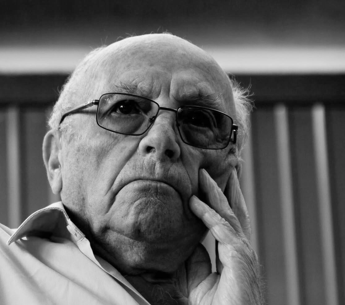 akubiz's tweet photo. Heute starb der Partisan Giacomo „Willi“ Notari (*1927). Einige Male trafen wir ihn auf den Sentieri Partigiani.

Er kämpfte in der Gegend um Ligonchio und war später Präsident des Partisanenverbandes ANPI. 2015 erschien seine Biografie: „Ihr Partisanen, nehmt mich mit euch!“ https://t.co/Sl3cSLI5dV