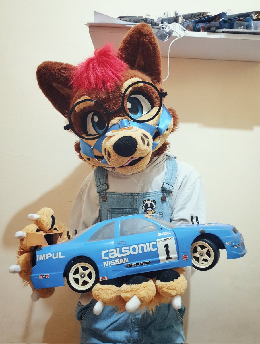 Hiii! can you wait for a moment? I want to show you my tamiya rc X3