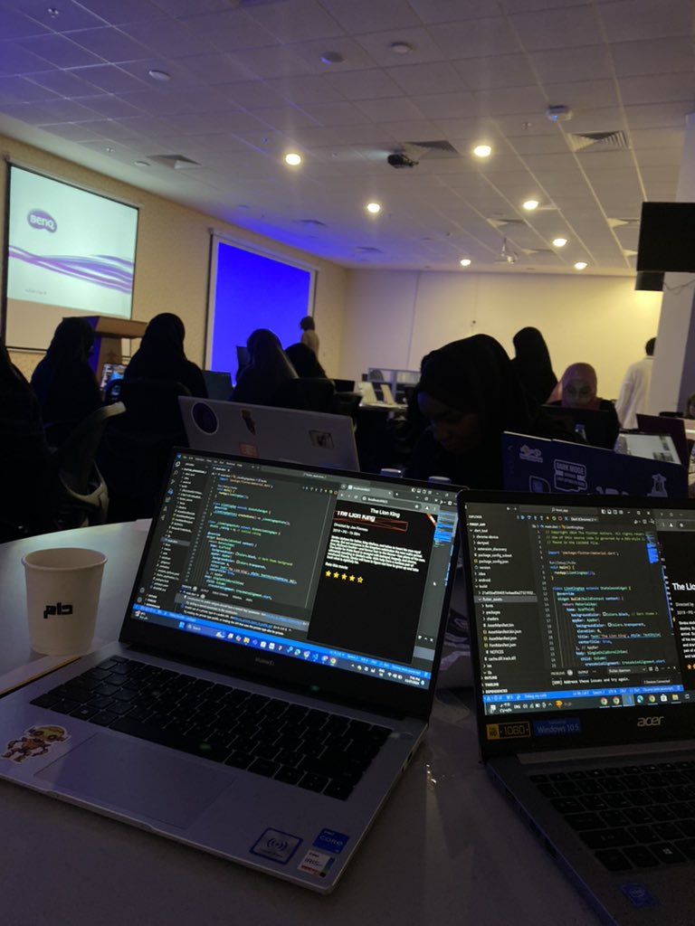 آمنه ♒︎ tweet media