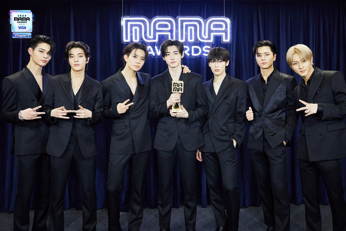 안! tweet media