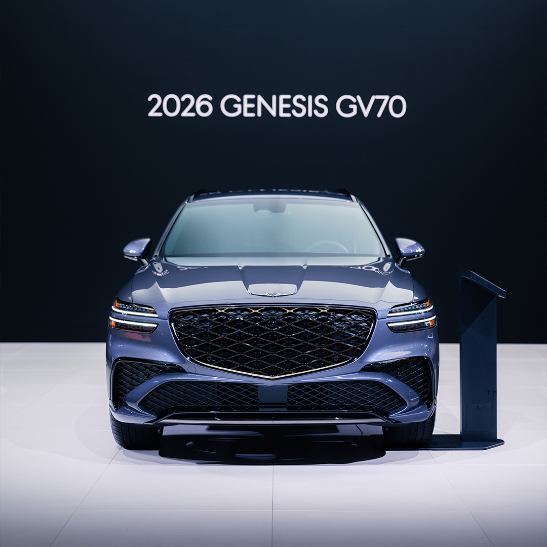 GenesisUSA's tweet image. Elevated luxury unlike anything else. The Genesis experience at the LA Auto Show.
—
#GenesisUSA #LAAutoShow
COMING SPRING 2025. Pre-production model shown. Actual production model may vary. Concept vehicle shown. Not available for purchase.