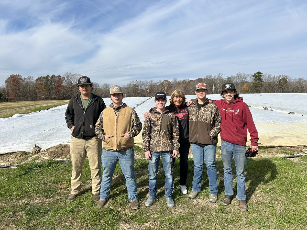 FFA members helping local strawberry farmers on this Thanksgiving Eve. We are thankful to give back to those who give to our program. Living to Serve one day at a time.
