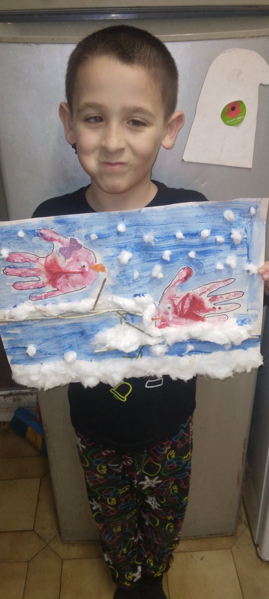 Beckzd83's tweet photo. Winter y2 high flyers  (christmas in a box)and Henry y5 einstiens( A Robin christmas) winter arts competition  entry #winterartscompetition #christmas @AnfieldPrimary @AnfieldRoadY2 @AnfieldRoadY5 https://t.co/IpJFE17XGK
