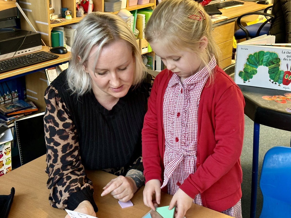 BPSMsMacCallum's tweet photo. We were so pleased to welcome our P2 families to celebrate #BookWeekScotland. @BonnybridgePS #BonnyBooks #ReadWriteCount @BPSMrsHenderson https://t.co/eNa7hjSnu1