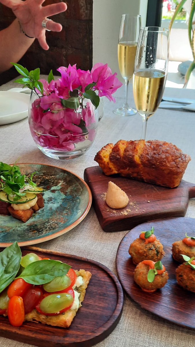 Lazy lunch… #PinkValleyWines