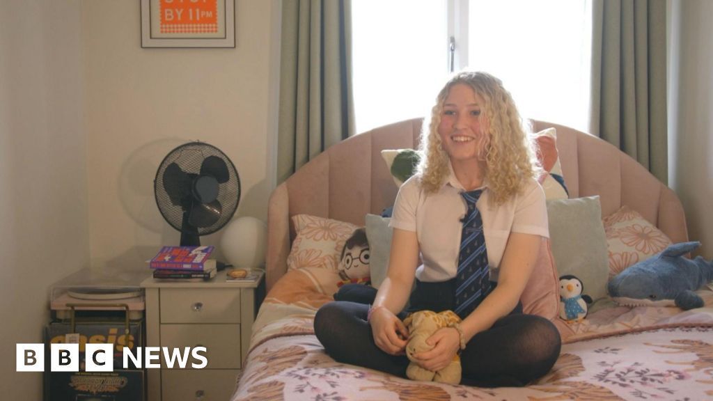 📵 Cutting Down Screen Time: One Teen's Journey to Better Wellbeing
After realising she was spending up to 10 hours a day on social media, 14-year-old Violet took on a screen time challenge through her school in Wakefield. 
buff.ly/3YogyXo
#ScreenTimeChallenge