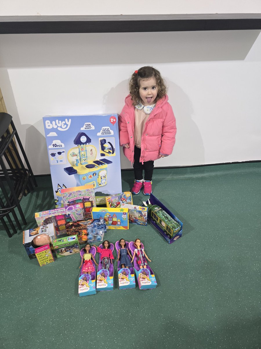 StRochsJuniors's tweet photo. The generosity of this little one warms our hearts.  Her donations to the Xmas appeal will bring joy to many children. Every contribution, no matter how small, makes a difference in the lives of others.  Thank you for your kindness and support. We are truly grateful🎄🍭🎁 https://t.co/CIp5atEfAn