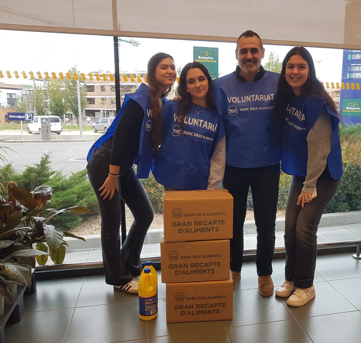 🥫✨ Resultats del Gran Recapte 2024! ✨🥫
💪 Hem recollit 1.990 kg d'aliments que corresponen a 2.715 productes! 🎉
Des d’Alpicat Solidari, us volem donar un gran GRÀCIES per la vostra col·laboració! 🤝💚
🌍 Com sempre diem: SEGUIM! 💪
#GranRecapte2024 #AlpicatSolidari