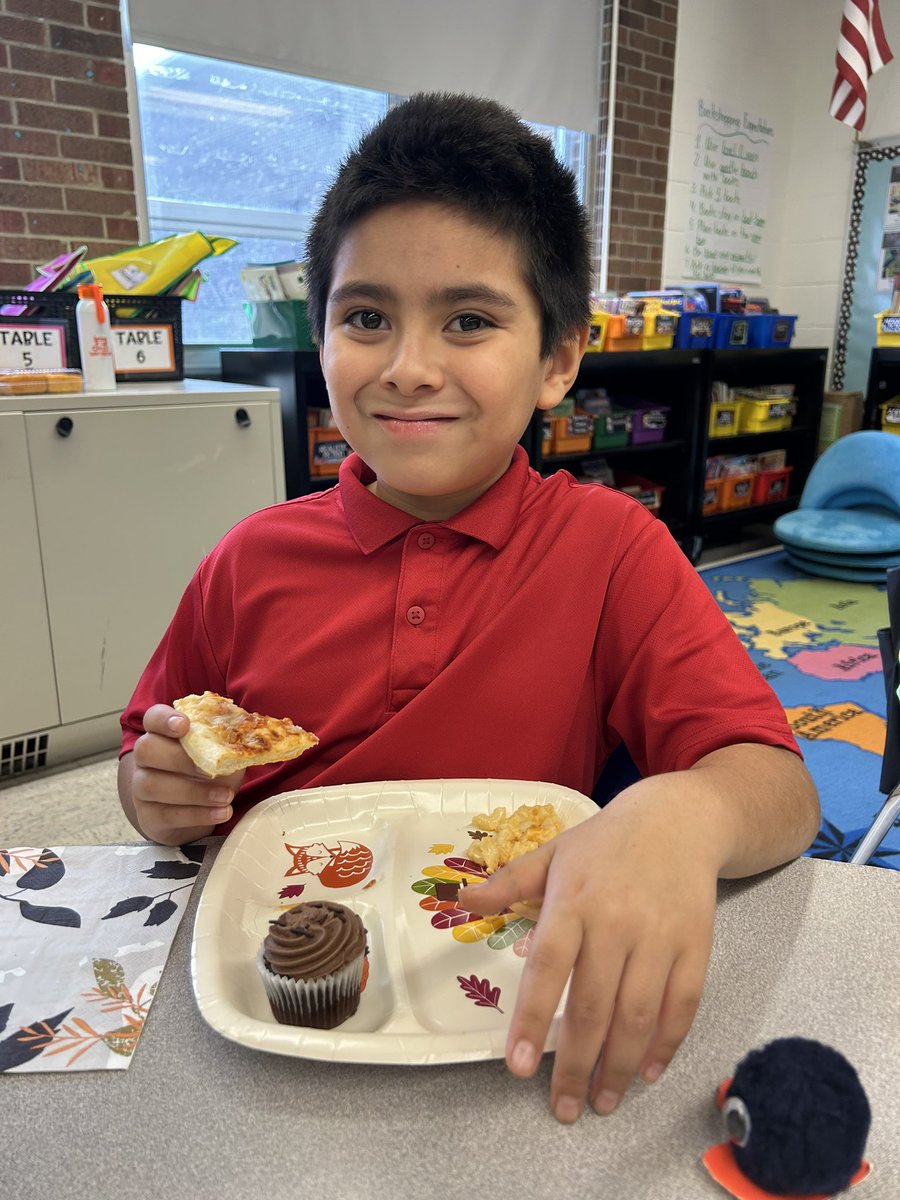 Happy Thanksgiving! Love, room 607 ♥️🦃<a href="/rbpsEAGLES/">Red Bank Primary</a> <a href="/Laura_Butler12/">Laura Butler</a> #RBBisBIA
