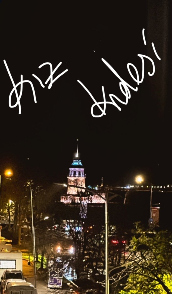 ruzgarmpoyraz's tweet photo. Bizim yanımızda, #olabileceğimiz ne varsa #hepsini olabiliyoruz! O #bizim, #bize ait'ligimiz ve hissettiğimiz #gibi düşünüyoruz. Gerisi hikâye. #İstanbul'u sevelim ve kahve içelim diğerlerini de yol verelim. İçimize sinmeyen yerlerden ve insanlardan uzak durmak #bizi #iyileştirir https://t.co/7QdmZ8GFtL