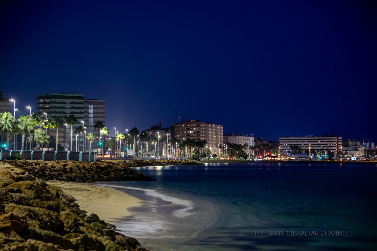 mi6o25's tweet photo. La Línea de la Concepción, Spain at night
#lalineadelaconcepcion https://t.co/tRKNd77MN9