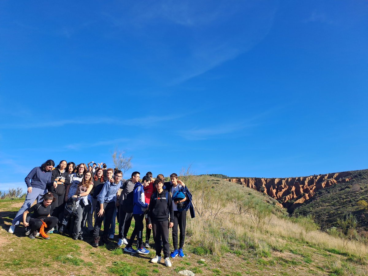 Hoy, los alumnos de biología de 4º ESO de <a href="/iesneilarmstro1/">IES Neil Armstrong</a> han pasado un día de campo soleado en las cárcavas de Patones. Después del senderismo ahora toca pasar las agujetas. Gracias M José, Rocío y Enrique!!