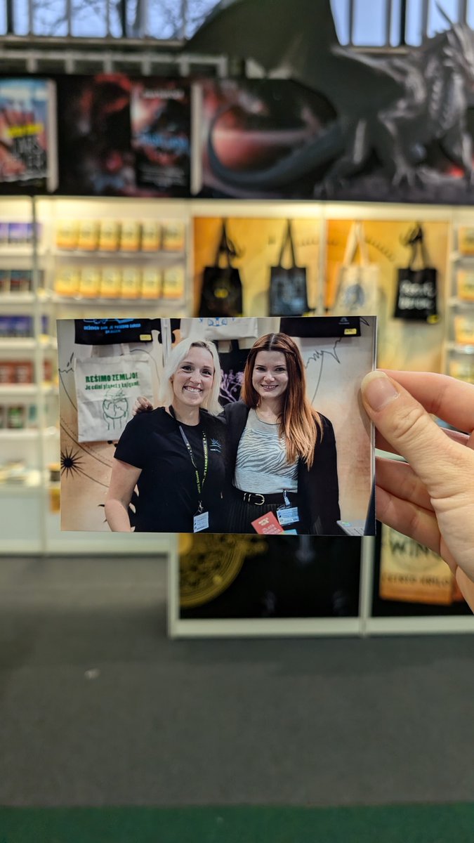 40. Slovenski knjižni sejem. Da boste vsaj vedeli, s kje sem vam znana, če boste šli mimo naše stojnice.