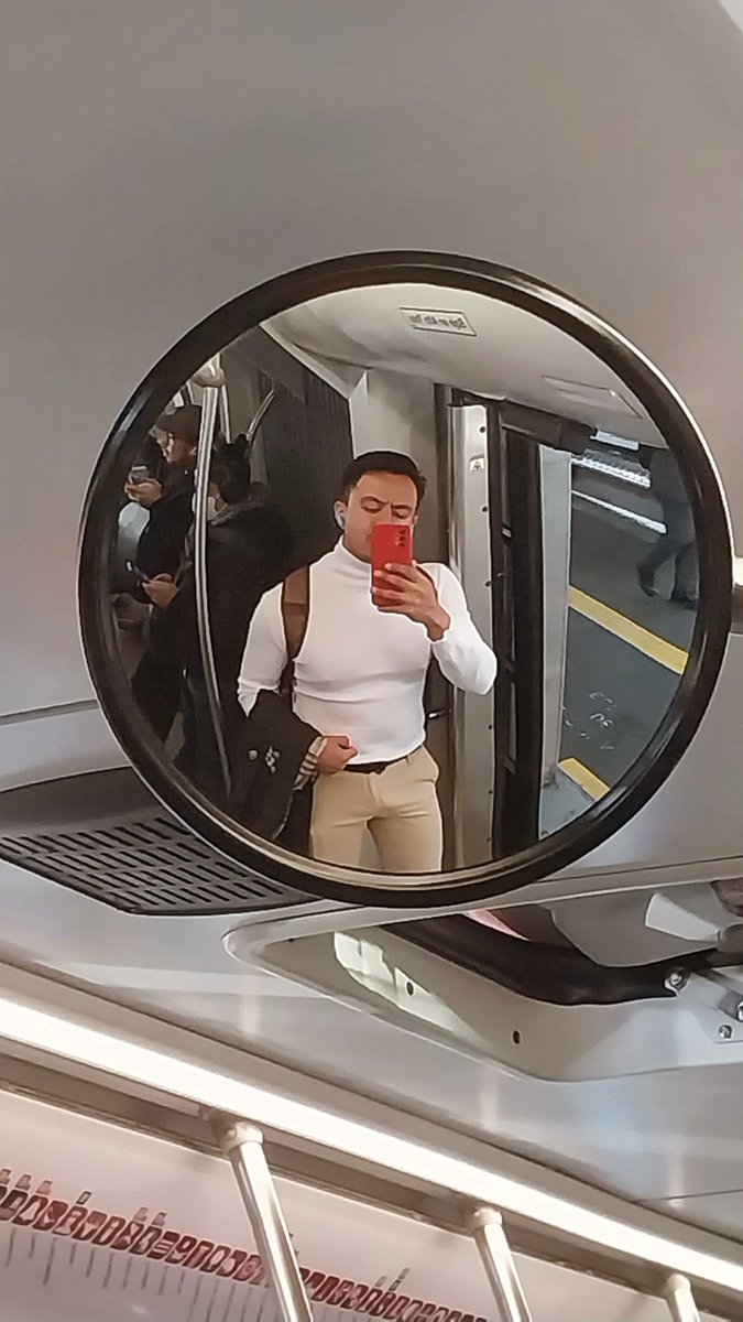 Eduardo75795046's tweet image. Yo quiero ser uno de los #PoderososViejosSabrosos pero poco a poco.🥹
#gay #gaymexican #latingay #cruisinggay #cruisingméxico #FelizMiercoles